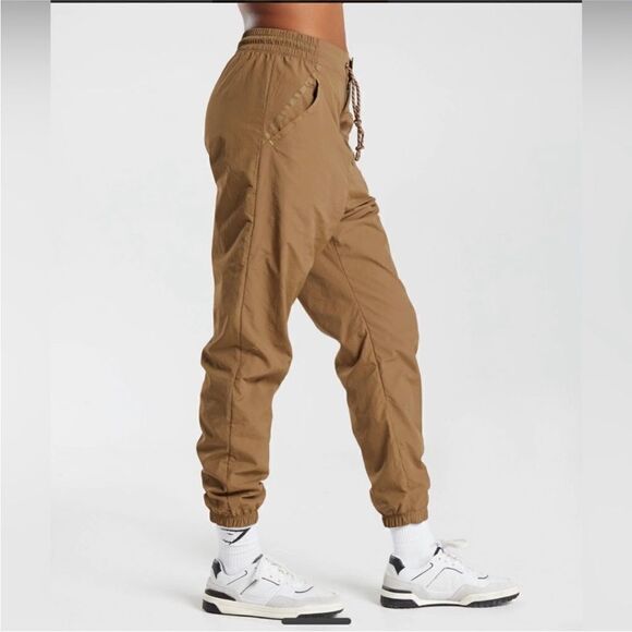 Gymshark tan joggers retake windbreaker small s - Picture 2 of 6